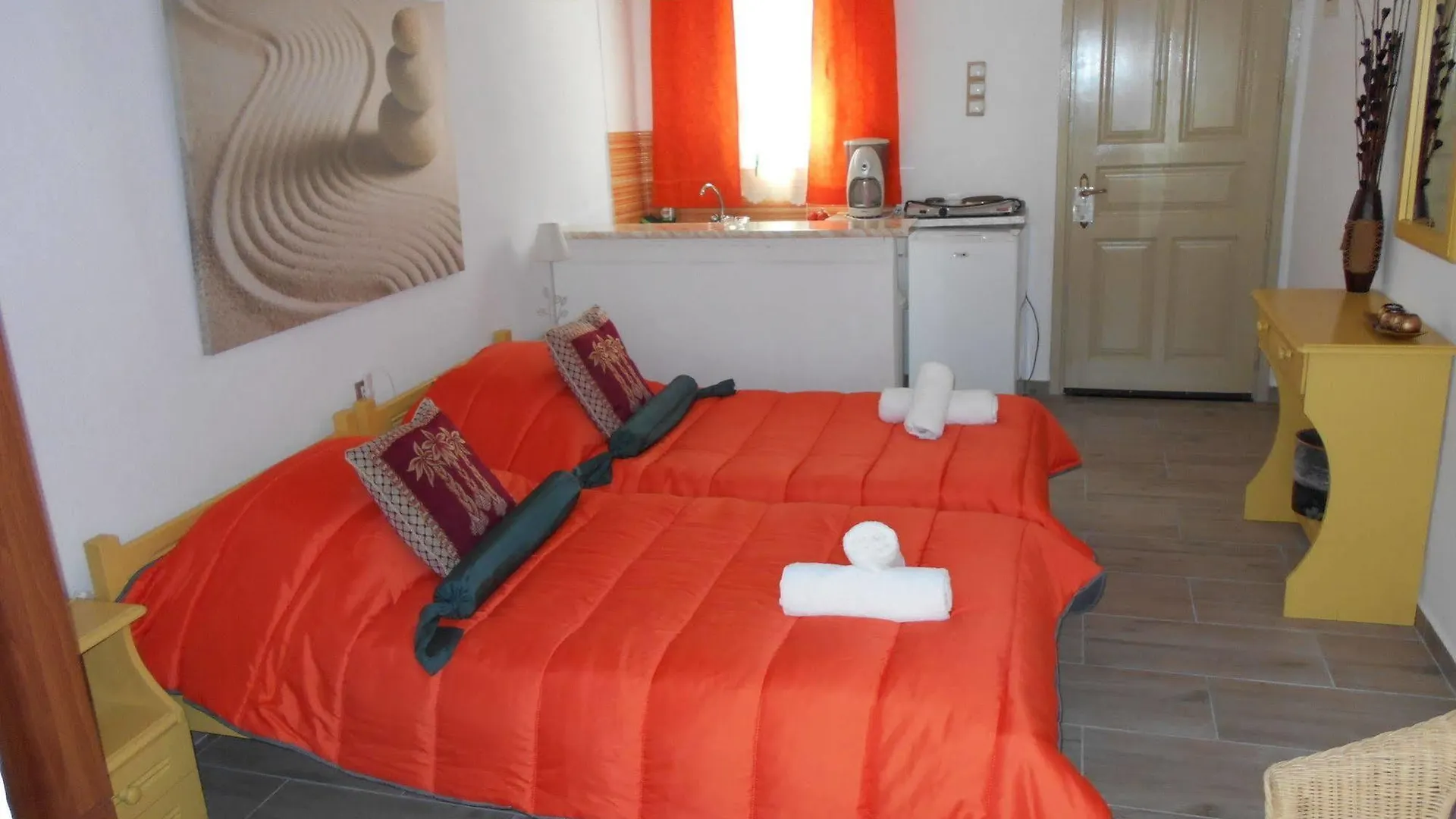 **  La Veranda Hotel Mykonos Town Greece